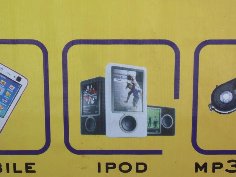 It says IPOD but that aint no Apple product.